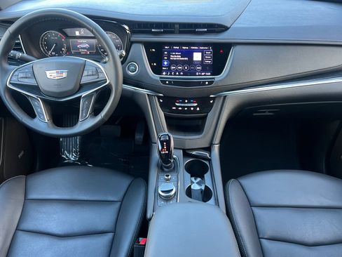 Used 2025 Cadillac XT5 Premium Luxury image 14