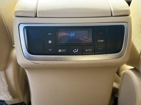Used 2017 Toyota Highlander Limited AWD/4WD image 24
