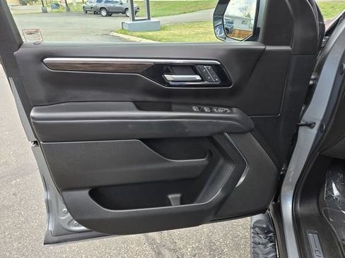 Used 2025 Chevrolet Tahoe Z71 AWD/4WD image 13