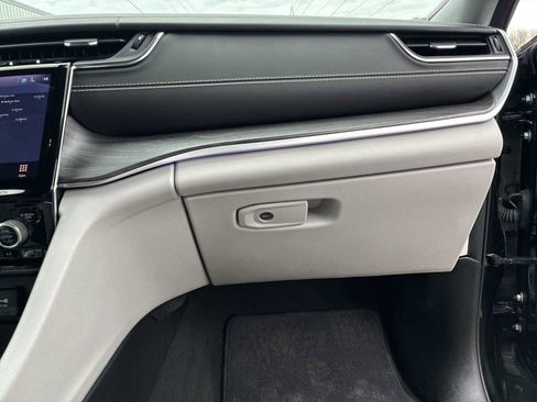 Used 2022 Jeep Grand Cherokee L Overland w/ Advanced Protech Group III image 30