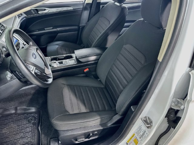 Used 2019 Ford Fusion SE FWD image 20