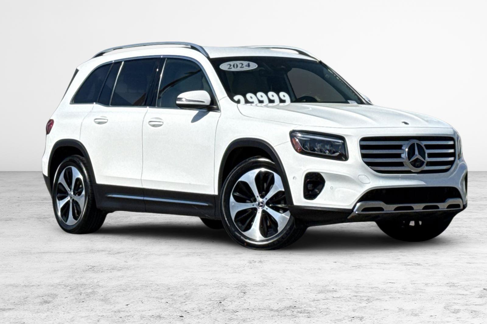 Used 2024 Mercedes-Benz GLB 250 image 2