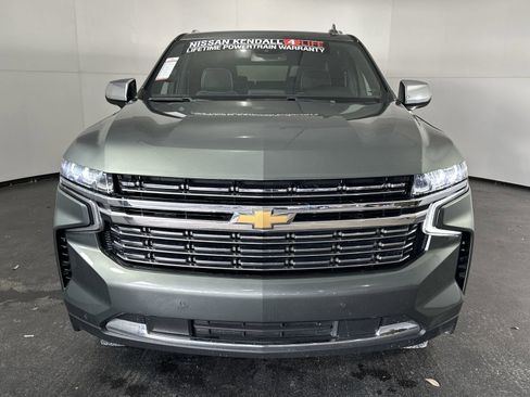 Used 2023 Chevrolet Suburban Premier image 4