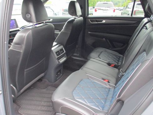 Used 2024 Volkswagen Atlas Cross Sport SEL Premium R-Line AWD/4WD image 13