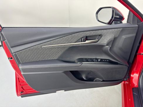 Used 2025 Toyota Camry XLE w/ Premium Plus Package image 41