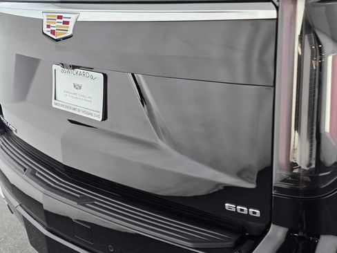 Certified 2024 Cadillac Escalade ESV Premium Luxury Platinum AWD/4WD image 15