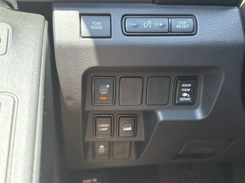 Used 2022 Nissan Frontier SV AWD/4WD image 12