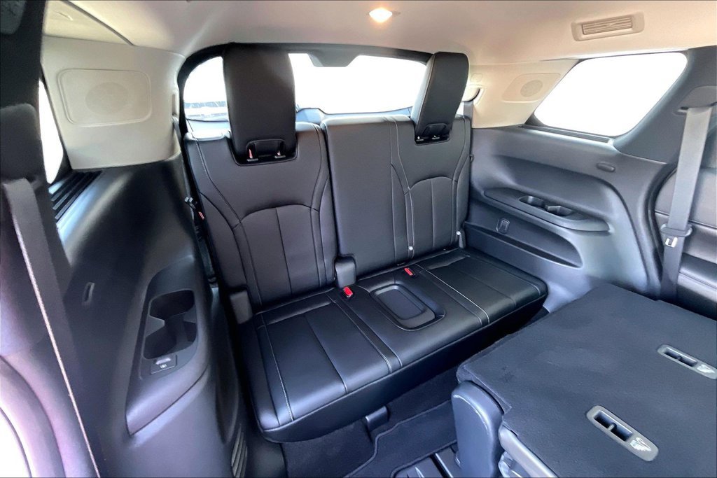 Used 2023 INFINITI QX60 Luxe w/ Vision Package AWD/4WD image 28