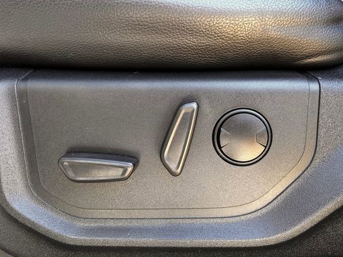 Used 2021 Ford Expedition XLT image 29