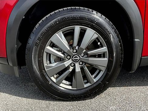 Used 2024 Nissan Pathfinder SV image 35