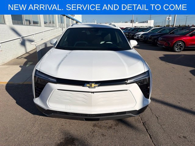 Used 2025 Chevrolet Blazer EV LT AWD/4WD image 3