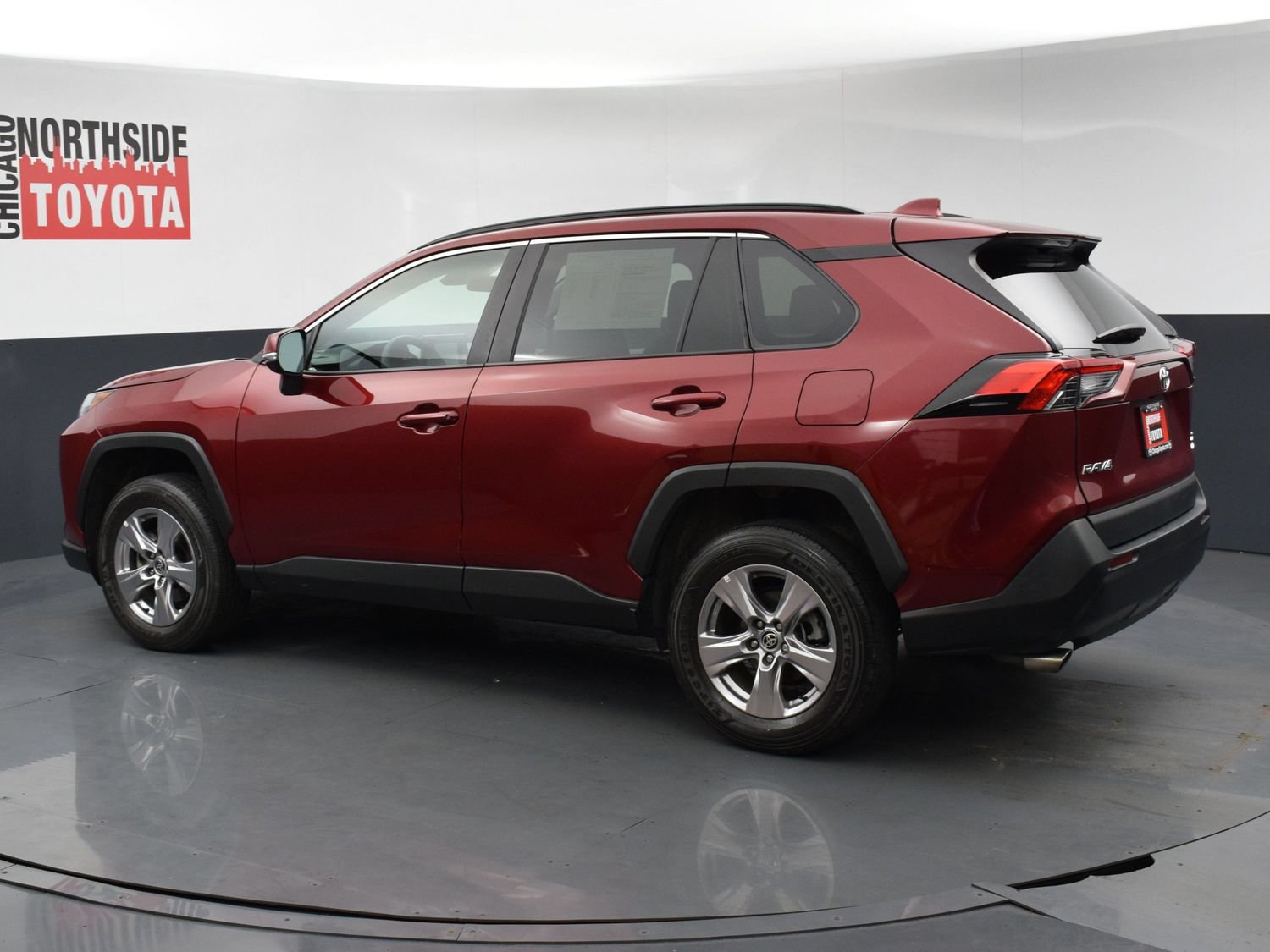Used 2022 Toyota RAV4 XLE w/ Convenience Package AWD/4WD image 2