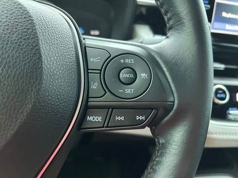 Used 2021 Toyota Corolla SE FWD image 17