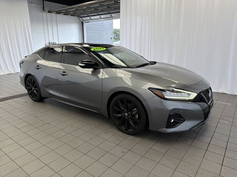 Used 2021 Nissan Maxima SR w/ Sport Mat Group FWD image 3