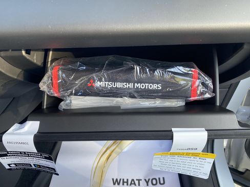 New 2025 Mitsubishi Outlander SE AWD/4WD image 25