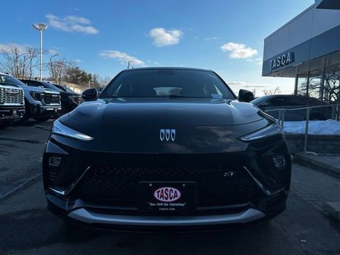 Used 2024 Buick Envista Sport Touring w/ Convenience I Package image 2