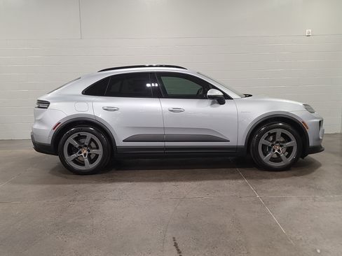 New 2026 Porsche Macan Electric RWD image 8