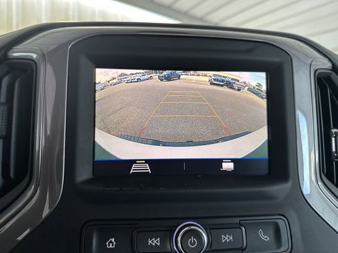 Used 2021 Chevrolet Silverado 2500 Custom w/ Custom Value Package image 26