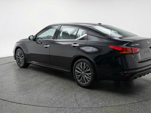 Used 2025 Nissan Altima 2.5 SV image 6