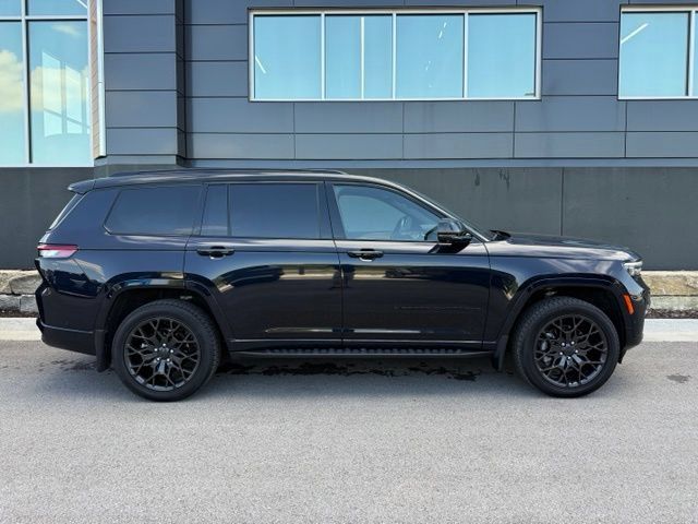 Used 2024 Jeep Grand Cherokee L Summit AWD/4WD image 2
