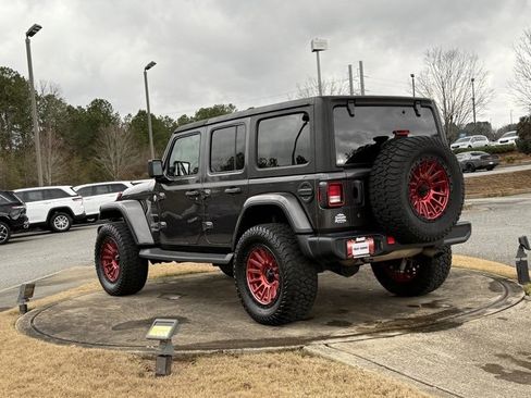 Used 2020 Jeep Wrangler Unlimited Sahara image 5