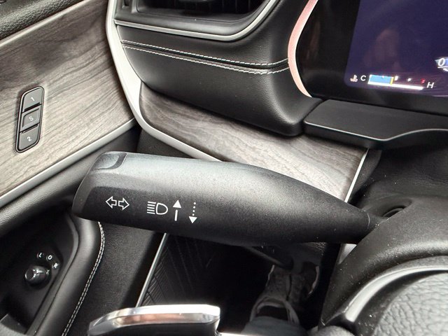 Used 2023 Jeep Grand Cherokee L Limited w/ Luxury Tech Group II AWD/4WD image 39