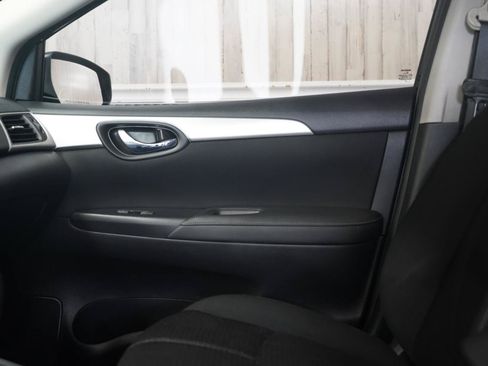 Used 2017 Nissan Sentra S FWD image 31
