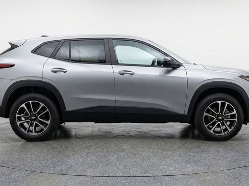 Used 2025 Chevrolet TrailBlazer LT image 11