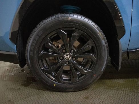 Used 2024 Toyota RAV4 SE w/ Convenience Package AWD/4WD image 9