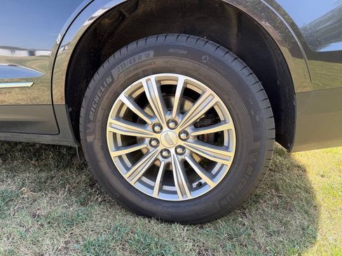 Used 2017 Cadillac XT5 Luxury w/ Driver Awareness Package FWD image 7