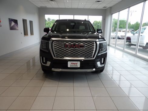 Used 2022 GMC Yukon Denali AWD/4WD image 2