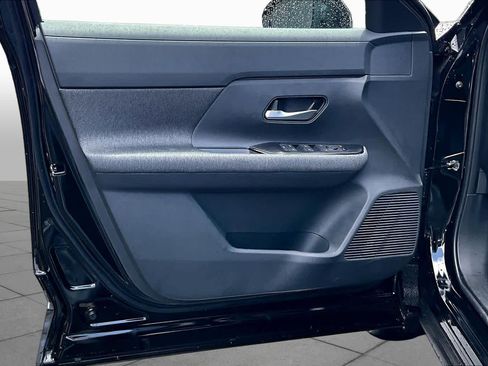 New 2026 Nissan Kicks SV w/ SV Premium Package FWD image 10
