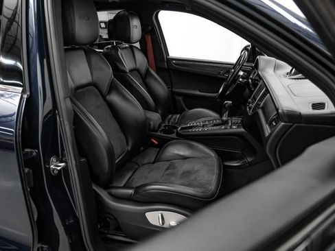 Used 2018 Porsche Macan GTS AWD/4WD image 30