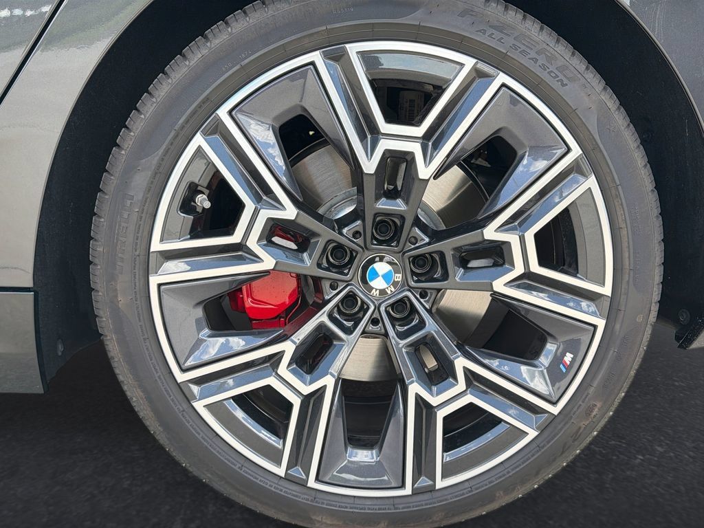 Used 2027 BMW 530i w/ M Sport Package RWD image 31