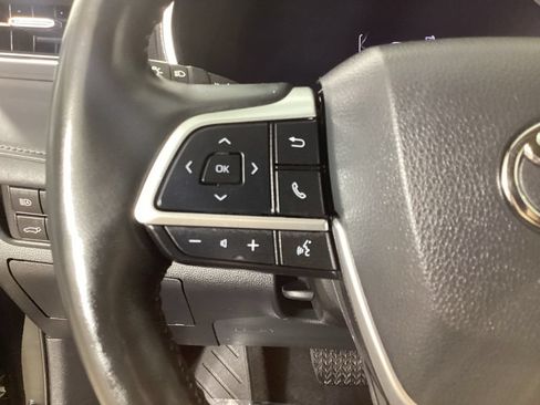 Used 2023 Toyota Highlander Platinum AWD/4WD image 14