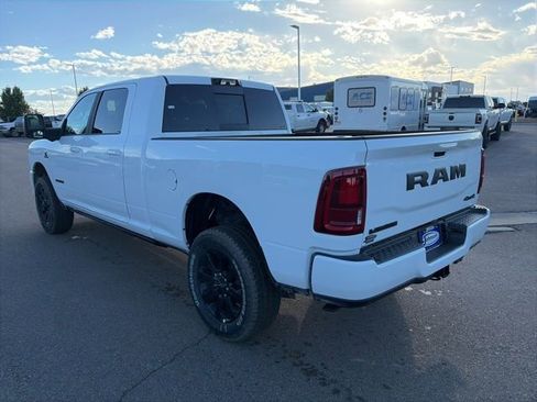 New 2026 RAM 2500 Laramie AWD/4WD image 7
