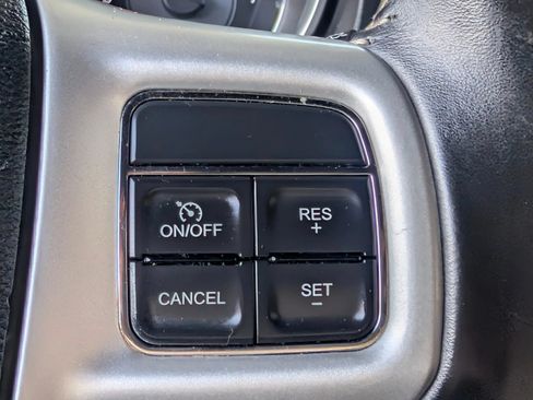Used 2012 Chrysler 200 S FWD image 17