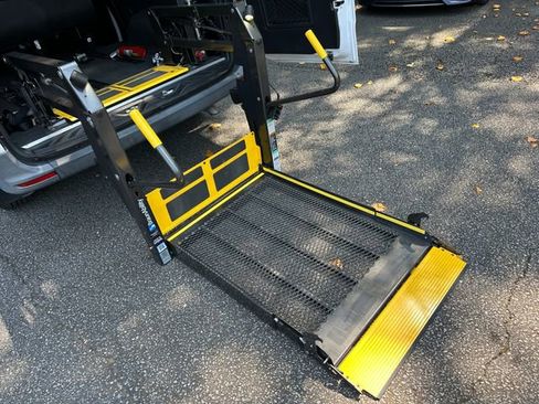 Used 2021 Mercedes-Benz Sprinter 2500 image 32