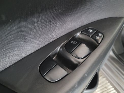 Used 2019 Nissan Sentra S FWD image 27