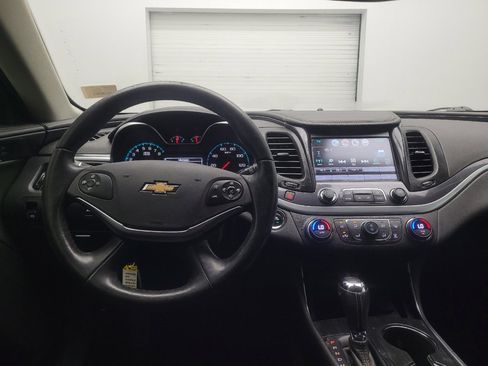 Used 2019 Chevrolet Impala LT FWD image 22