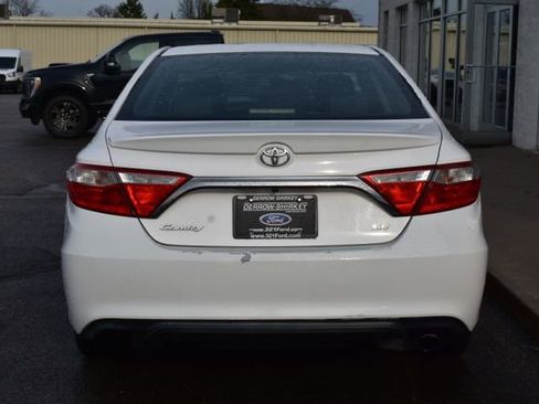 Used 2015 Toyota Camry SE image 6