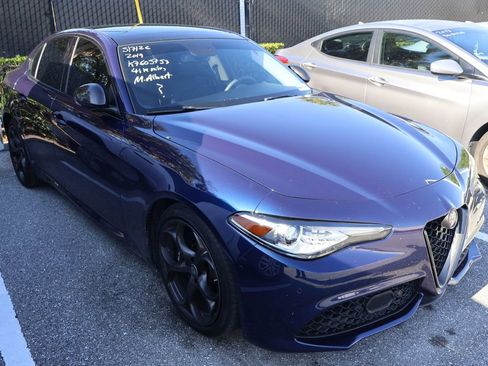 Used 2019 Alfa Romeo Giulia Ti Sport w/ Quick Order Package 22U Sport RWD image 6
