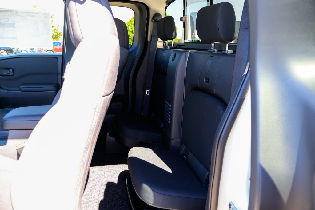 New 2027 Nissan Frontier S w/ Tow Package RWD image 8