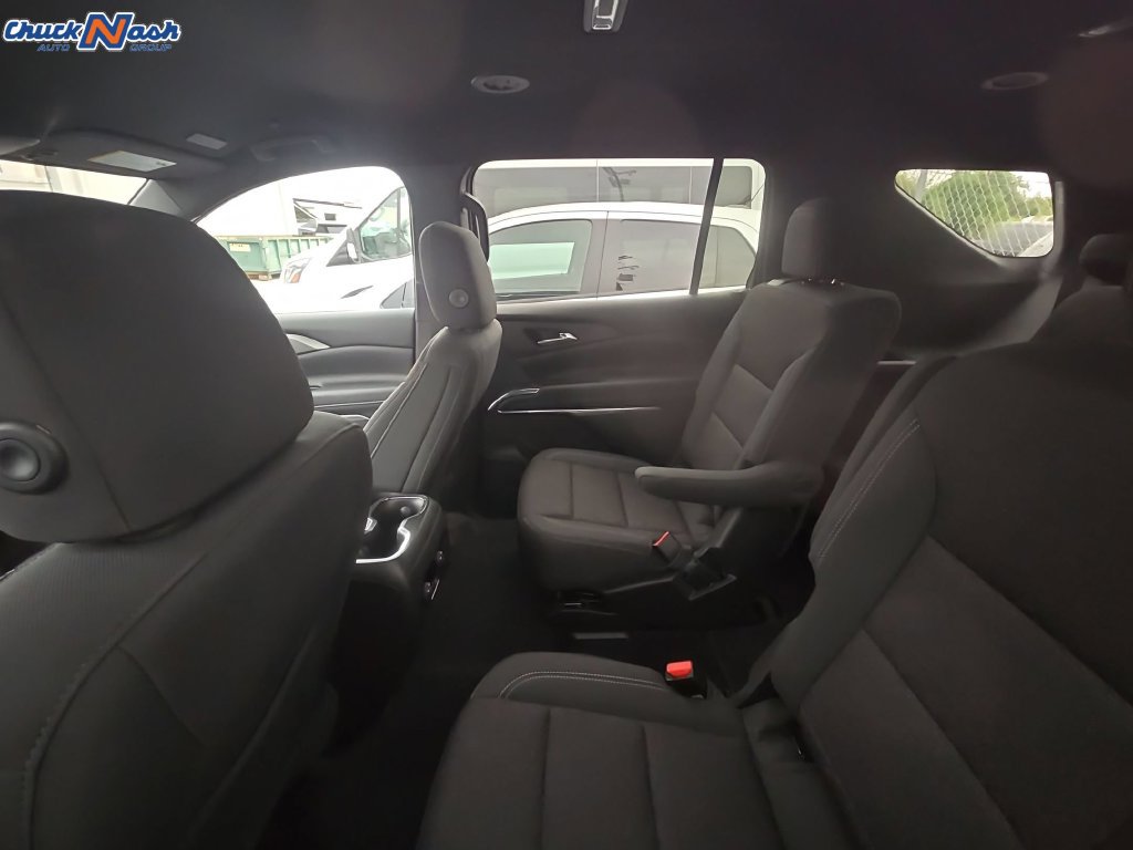 Used 2026 Chevrolet Traverse LT FWD image 9