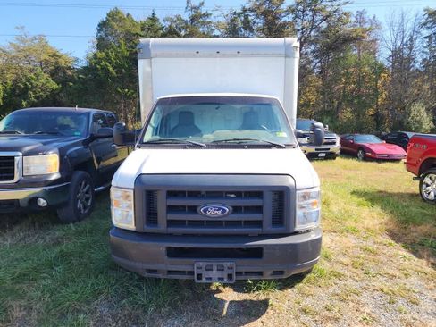 Used 2018 Ford E-350 and Econoline 350 Super Duty image 26