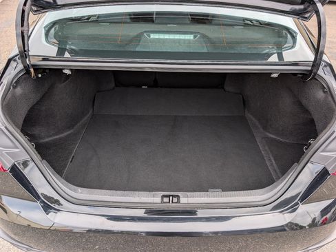 Used 2025 Toyota Camry SE FWD image 9