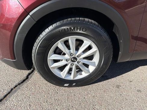Used 2019 Kia Sorento FWD image 25