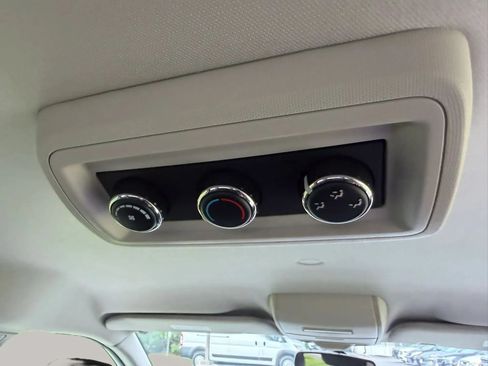 Used 2018 Dodge Grand Caravan SE w/ UConnect Hands-Free Group FWD image 49