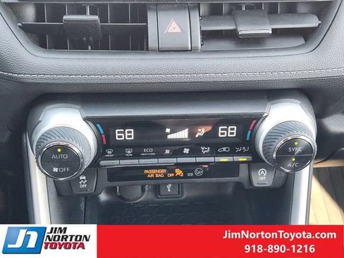 Used 2022 Toyota RAV4 XLE image 20