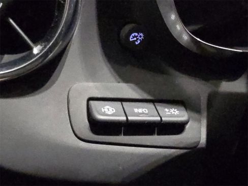 Used 2020 Chevrolet Camaro SS image 32